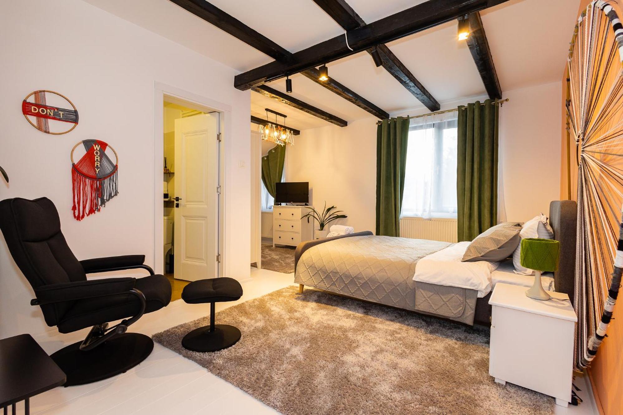 Bed and Breakfast In Longfield Town Câmpulung Moldovenesc Exterior foto