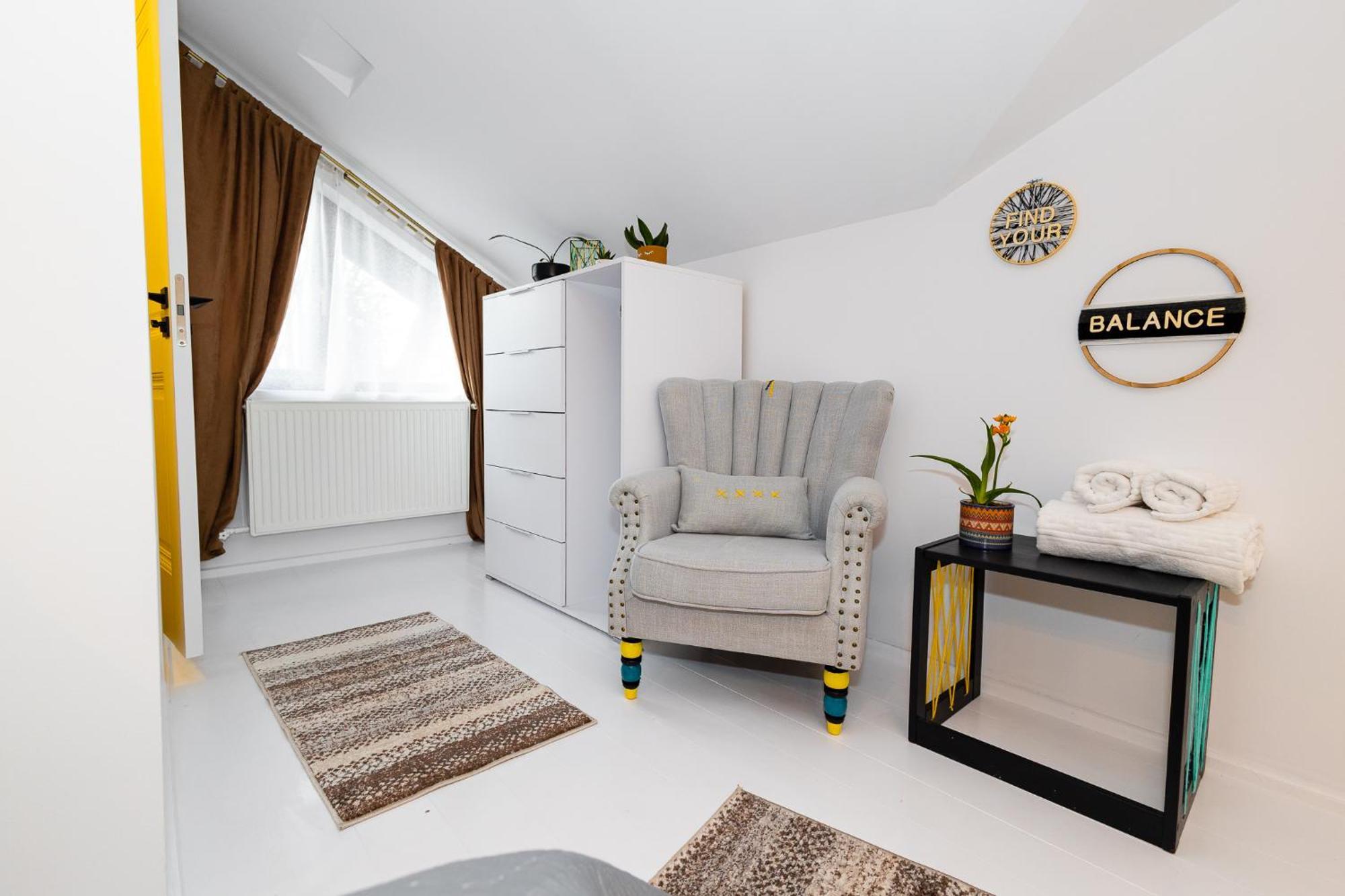 Bed and Breakfast In Longfield Town Câmpulung Moldovenesc Exterior foto