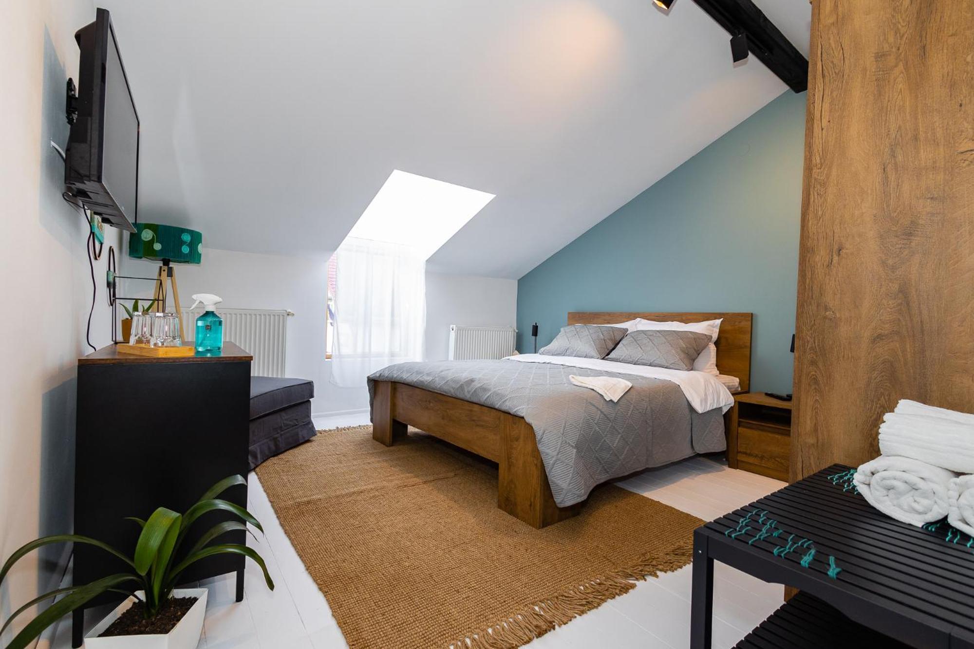 Bed and Breakfast In Longfield Town Câmpulung Moldovenesc Exterior foto