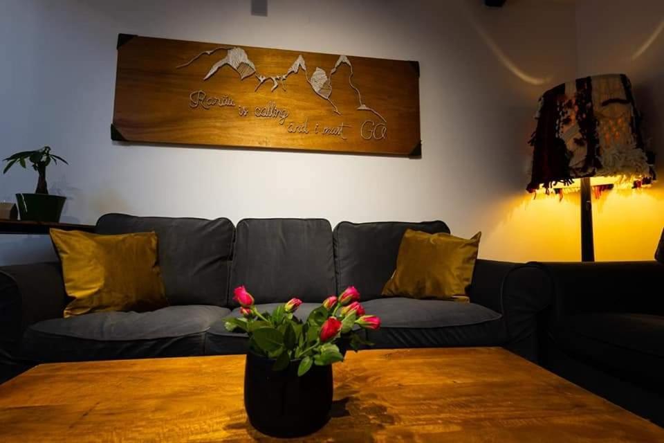 Bed and Breakfast In Longfield Town Câmpulung Moldovenesc Exterior foto